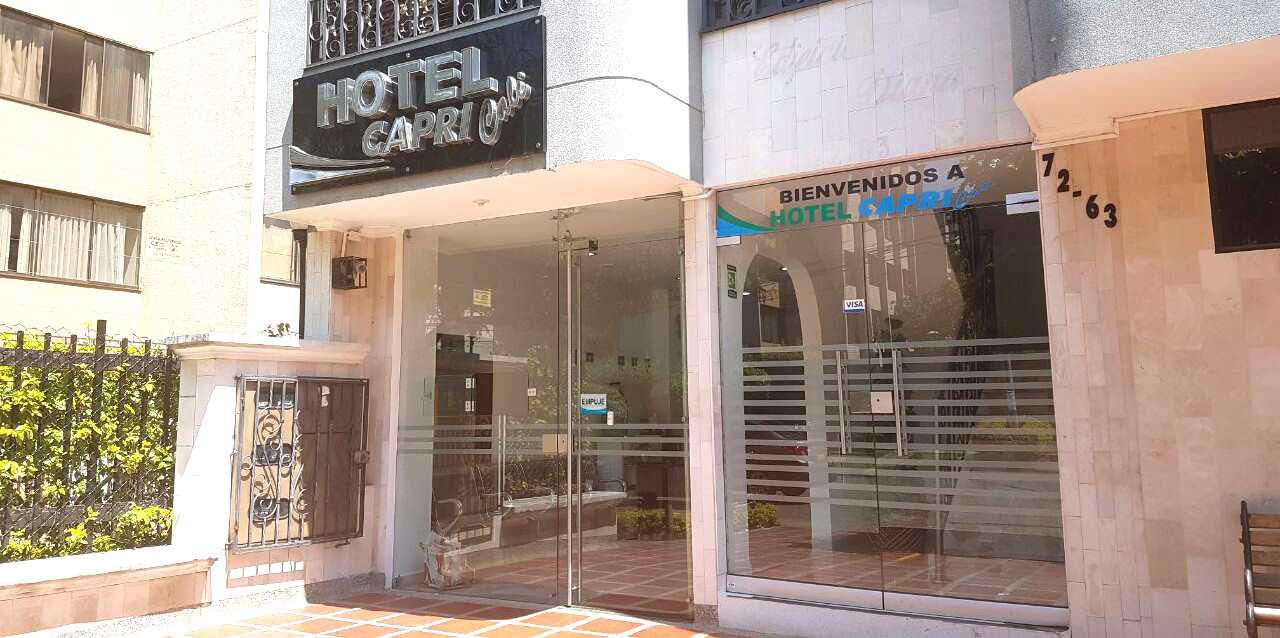 Entrada del Hotel Ciudad Capri